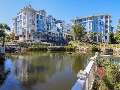 Photo 1 of 18 : 5802 Palmetto Drive, #Unit B-211