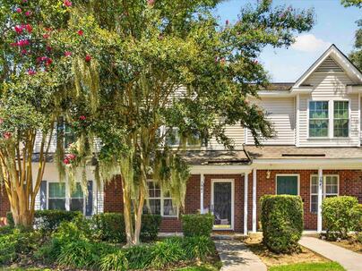 Photo 1 of 25 : 7941 Shadow Oak Drive