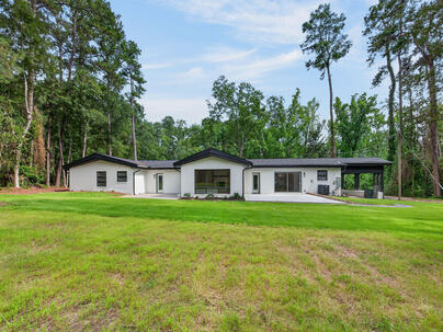 Photo 1 of 25 : 981 Hillsboro Road