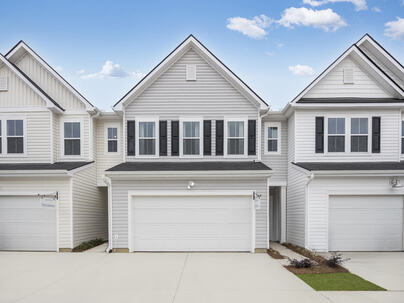 Photo 1 of 7 : 104 Green Thistle Way