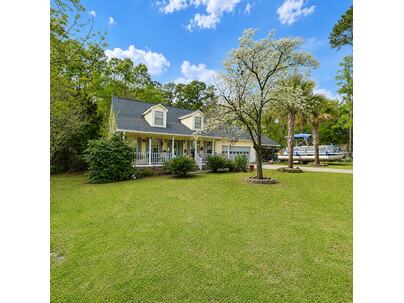 Photo 1 of 25 : 384 Suwanee Drive