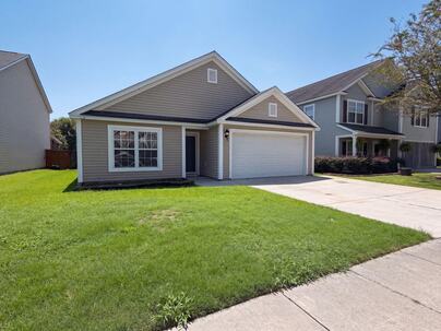 Photo 1 of 16 : 211 Emerald Isle Drive