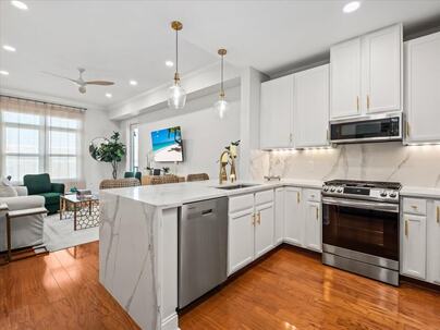 Photo 1 of 22 : 125 Pier View Street, #407