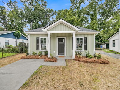 Photo 1 of 25 : 5131 Delta Street