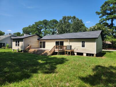 Photo 1 of 25 : 1553 Kentwood Circle