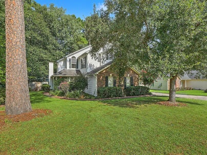 Photo 1 of 25 : 306 Black Oak Boulevard