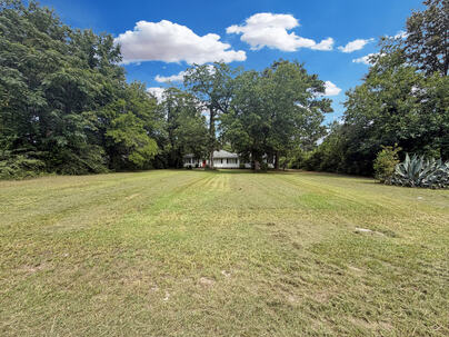 Photo 1 of 25 : 2231 Rowesville Road