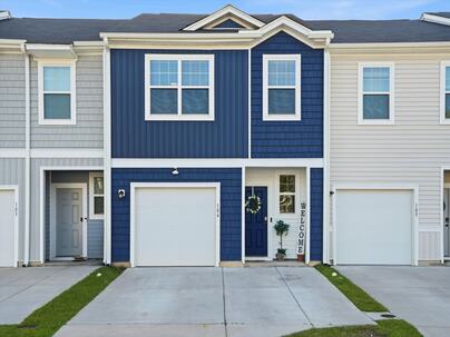 Photo 1 of 25 : 104 Trumpet Vine Drive