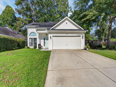 Photo 1 of 25 : 749 Bunkhouse Drive