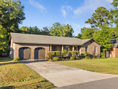 Photo 1 of 25 : 742 Leafwood Road