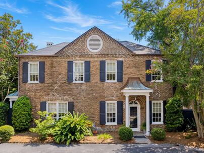 Photo 1 of 25 : 192 Ashley Avenue, #G