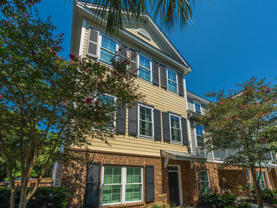 Photo 1 of 25 : 656 Coleman Boulevard, #707
