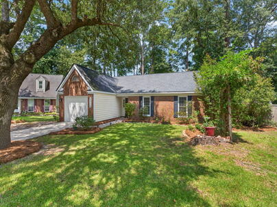 Photo 1 of 25 : 4716 Landerwood Court