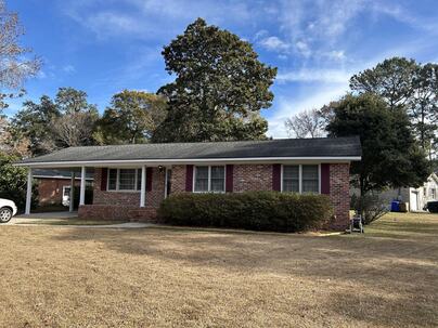 Photo 1 of 8 : 1774 Mayflower Drive