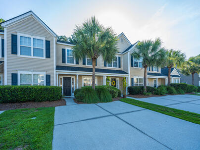 Photo 1 of 25 : 1004 Washitonia Way, #B