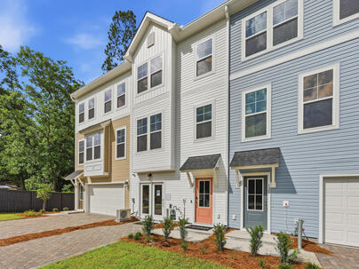 Photo 1 of 25 : 140 Fernbank Road