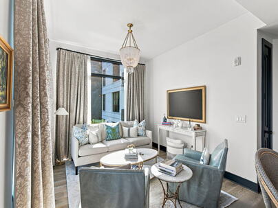 Photo 1 of 25 : 5 Gadsdenboro Street, #319