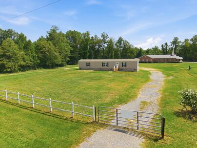 Photo 1 of 13 : 1145 Mandella Road