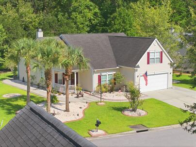 Photo 1 of 25 : 107 Oak Bluff Road
