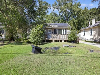 Photo 1 of 25 : 5015 Converse Street