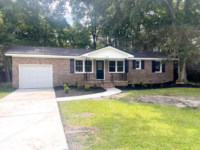 Photo 1 of 16 : 2156 Wood Avenue
