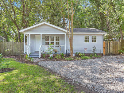 Photo 1 of 25 : 1609 Pineview Road