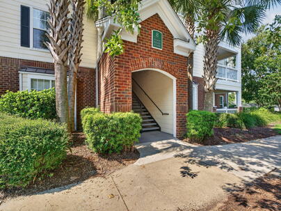 Photo 1 of 25 : 45 Sycamore Avenue, #Apt 836