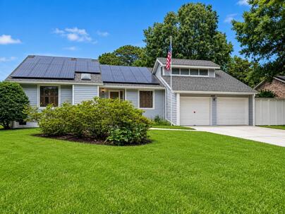 Photo 1 of 25 : 108 Main Ridge Boulevard