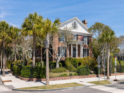 Photo 1 of 25 : 28 Murray Boulevard