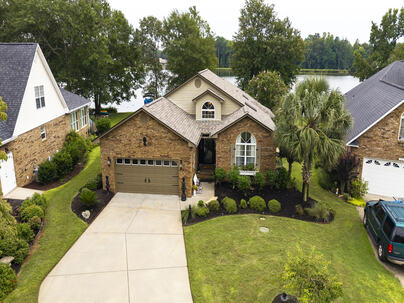 Photo 1 of 25 : 209 Ridge Lake Drive, #1