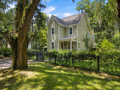 Photo 1 of 25 : 2204 Wappoo Drive