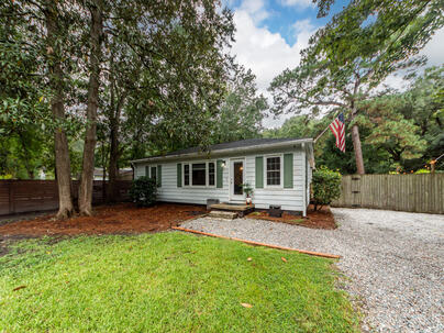 Photo 1 of 25 : 3572 Berryhill Road