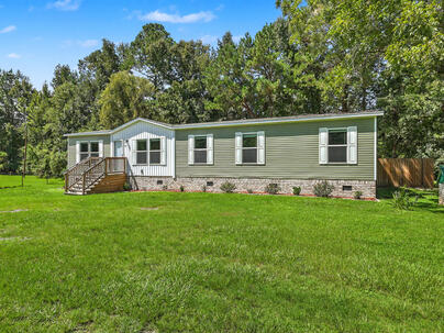 Photo 1 of 25 : 714 Rosa Place