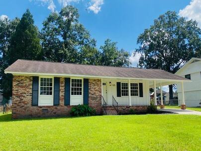 Photo 1 of 25 : 3325 Stonehaven Drive
