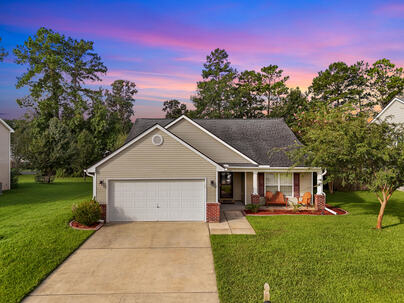 Photo 1 of 24 : 114 Pine Hall Drive