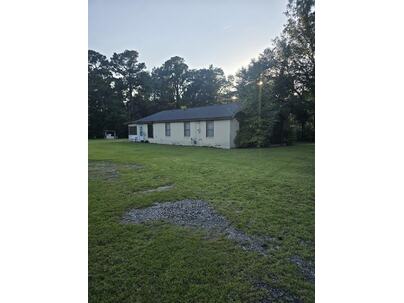 Photo 1 of 24 : 608 Richardson Avenue