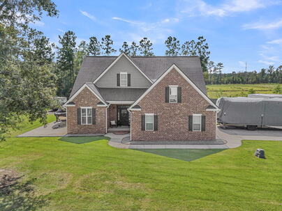 Photo 1 of 25 : 1305 British Drive