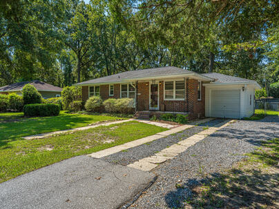 Photo 1 of 25 : 2645 Mona Avenue
