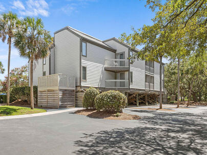 Photo 1 of 25 : 1615 Live Oak Park