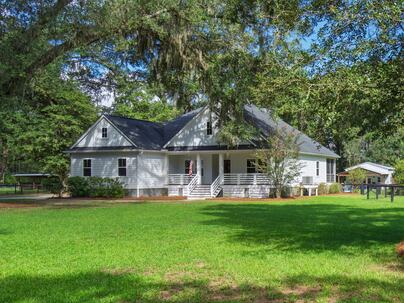Photo 1 of 25 : 7836 Louis Berry Lane