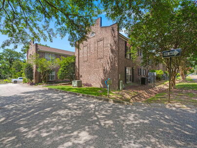 Photo 1 of 20 : 867 Colony Drive, #104