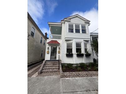 Photo 1 of 25 : 563 Rutledge Avenue