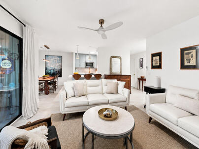 Photo 1 of 25 : 1180 Village Creek Lane, #1