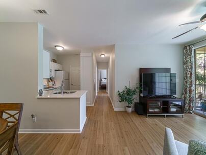 Photo 1 of 25 : 1600 Long Grove Drive, #1126