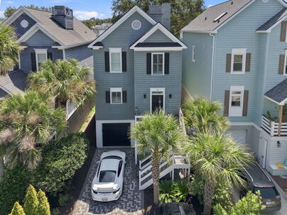 Photo 1 of 25 : 6 Yacht Harbor Court