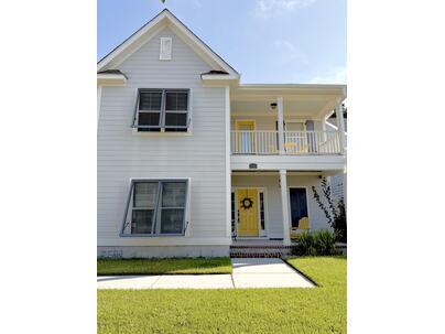 Photo 1 of 25 : 1694 Sparkleberry Lane