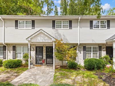Photo 1 of 25 : 507 Stinson Drive, #Unit 8f