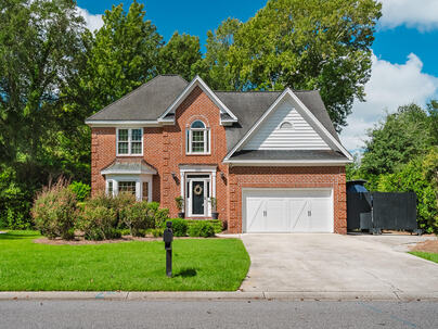 Photo 1 of 25 : 599 Palisades Drive