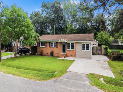 Photo 1 of 25 : 434 Clarine Drive