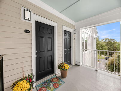 Photo 1 of 25 : 130 River Landing Drive, #Unit 3308